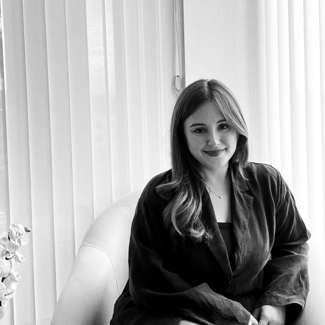 Klinik Psikolog Betül Yelekin Portre Fotoğrafı